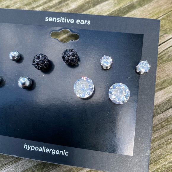 JC Penney 5 Pair stud earrings sensitive ears hypoallergenic - Picture 5 of 5